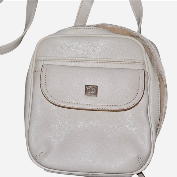 Liz Claiborne Handbags - Liz Claiborne Cream Crossbody Bag with Front Pocket